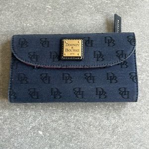 Dooney & Bourke Wallet Navy